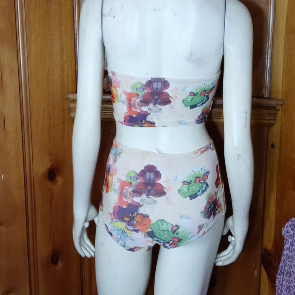 Halter Top Bathing g Suit - Picture 4 of 5